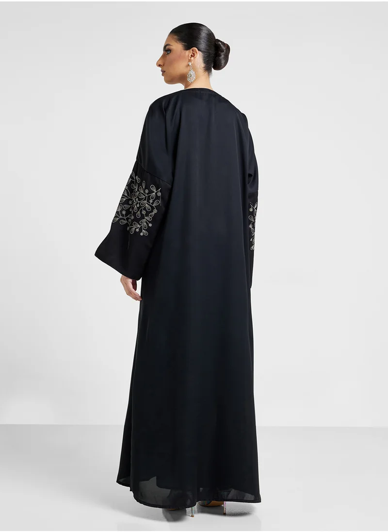 Khizana Embroidered Abaya With Sheila