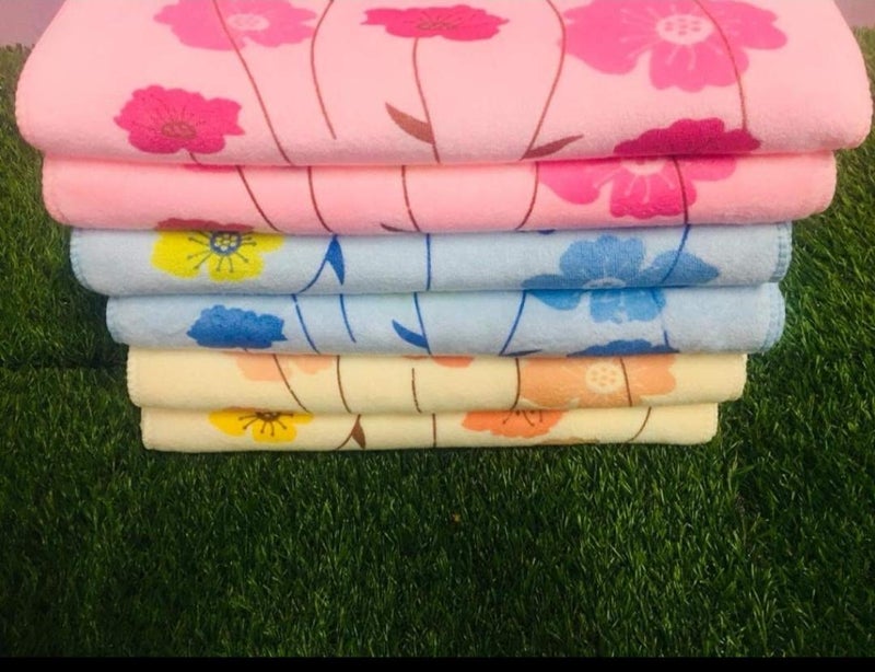 GLOW HOME Glow Home Pack of 6 2 pcs Each of 3 Colors 100 Pure Cotton Print Hand Towels 300 GSM Soft Luxury Material Highly Absorbent Perfect for Daily Use 14X21 INCH Multicolor  - Image 4