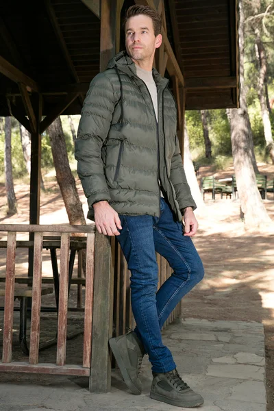 Buratti Water Repellent Slim Fit Cold and Wind Resistant Hooded Puffer Coat Men's Coat 649005