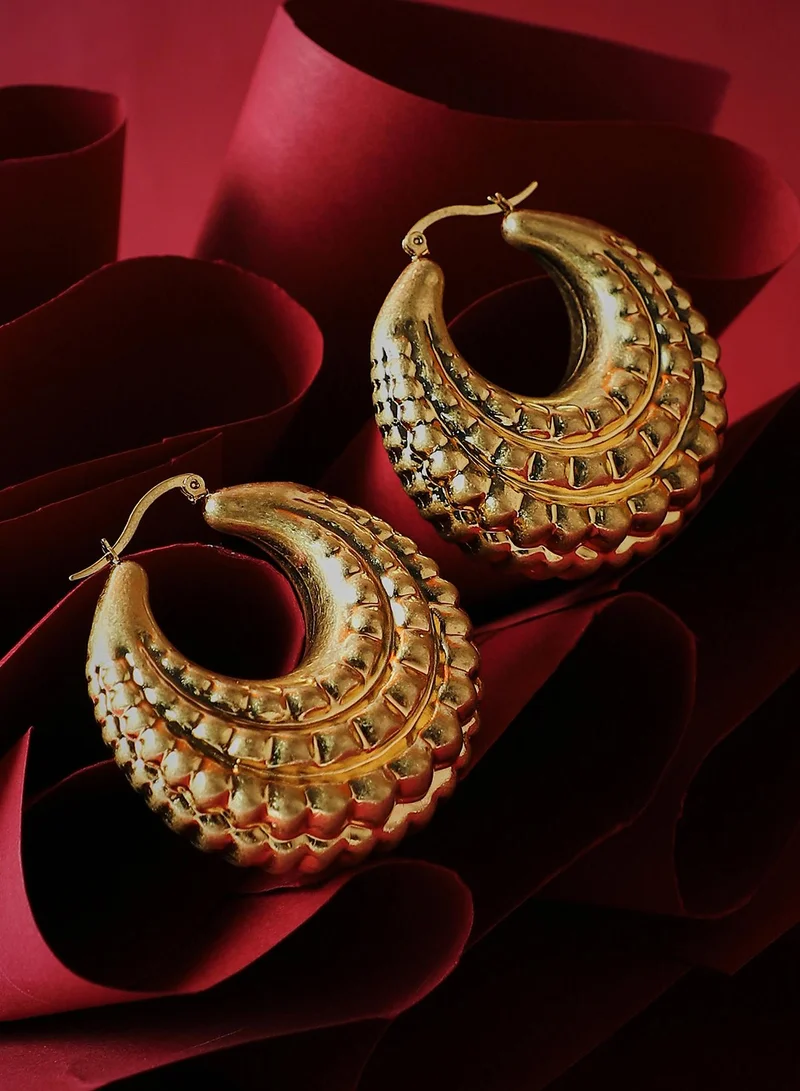 سوهي SOHI Women's The Chunky-Dotted Hoop Earrings For Casual Wear | California  Colour | Alloy Material | Hinge Closure | Metallic Earrings | Hoop Earrings For Women & Girls