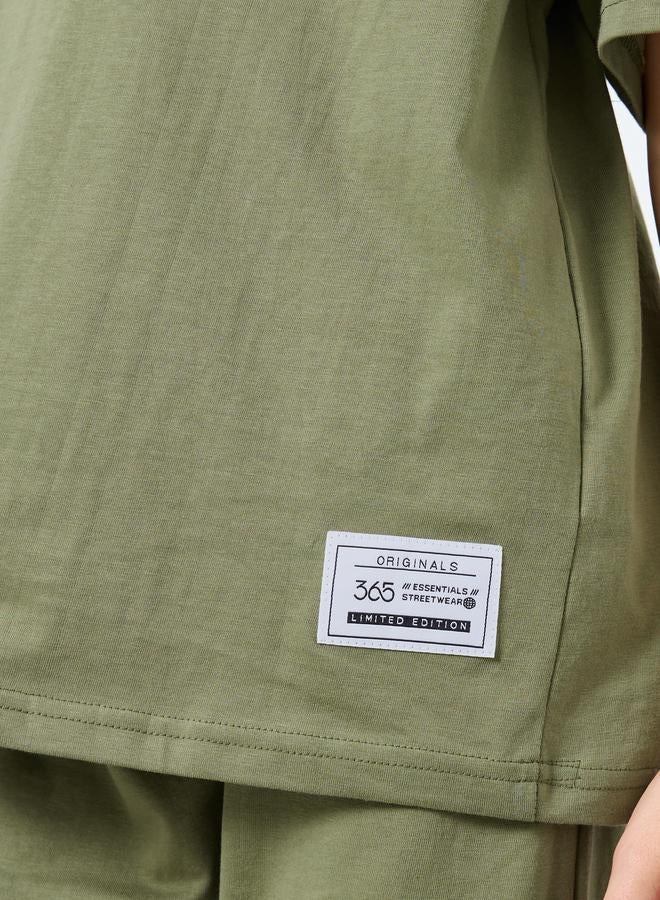 Styli Teens Green T-Shirt and Badge Detail Joggers Set - Image 3