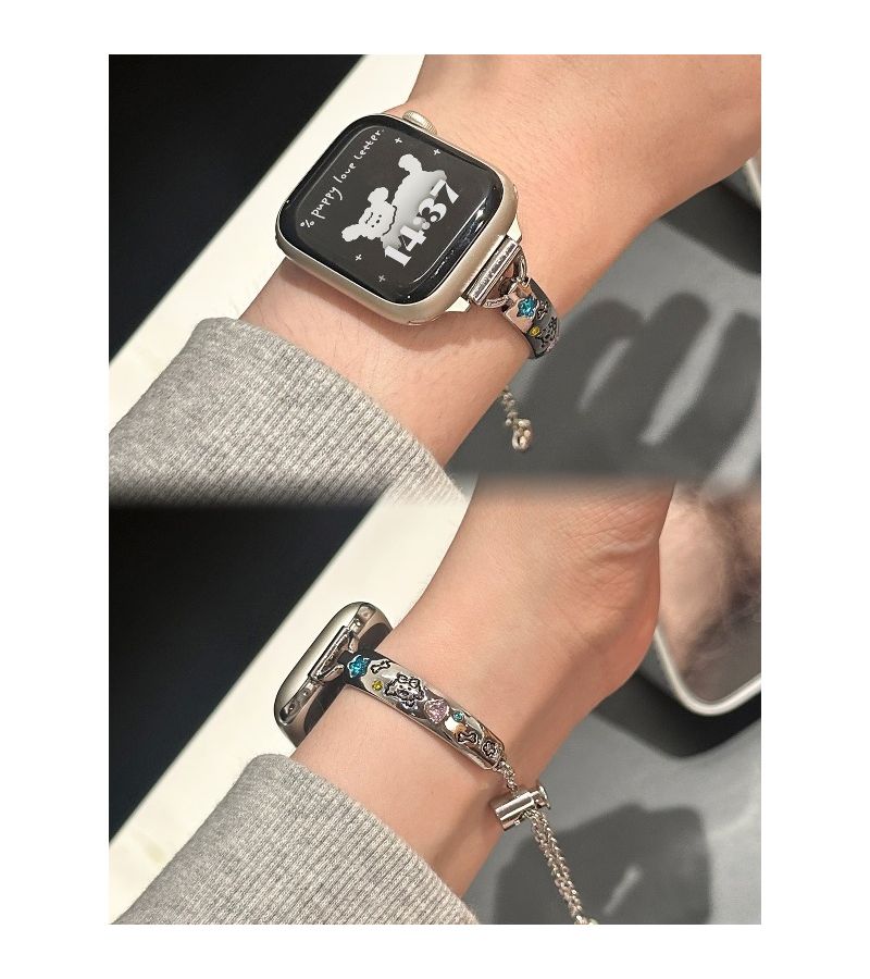 سوار معدن فضي على شكل قطة صغيرة متوافق مع ساعات Apple Watch مقاسات 42 و44 و45 و46 و49 ملم - Image 1