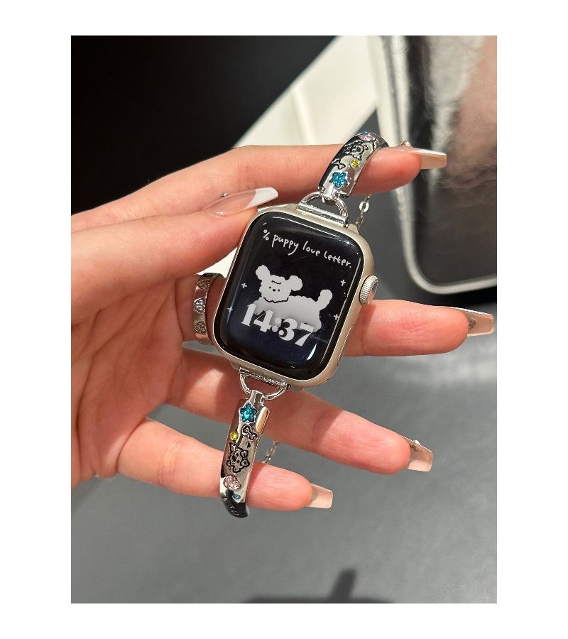 سوار معدن فضي على شكل قطة صغيرة متوافق مع ساعات Apple Watch مقاسات 42 و44 و45 و46 و49 ملم - Image 3