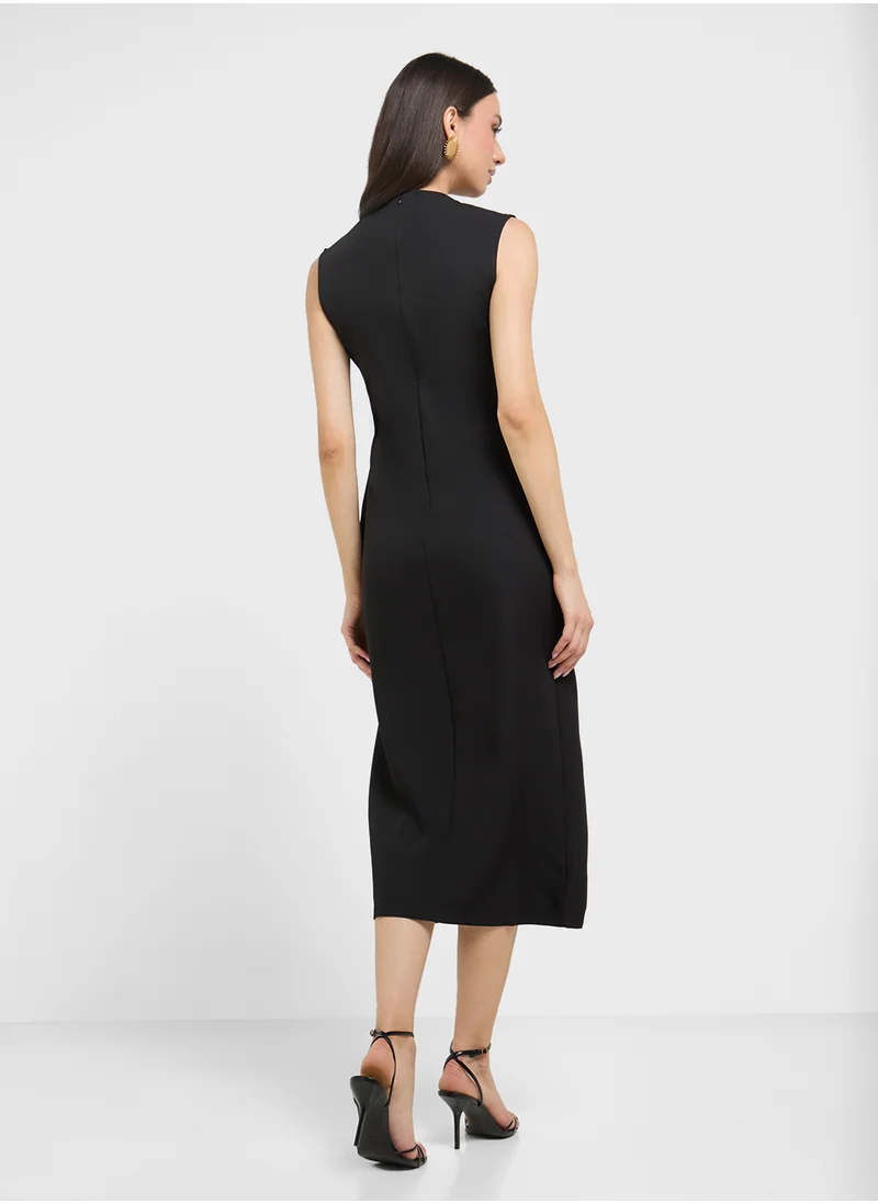 ايلا Sleeveless Shift Dress