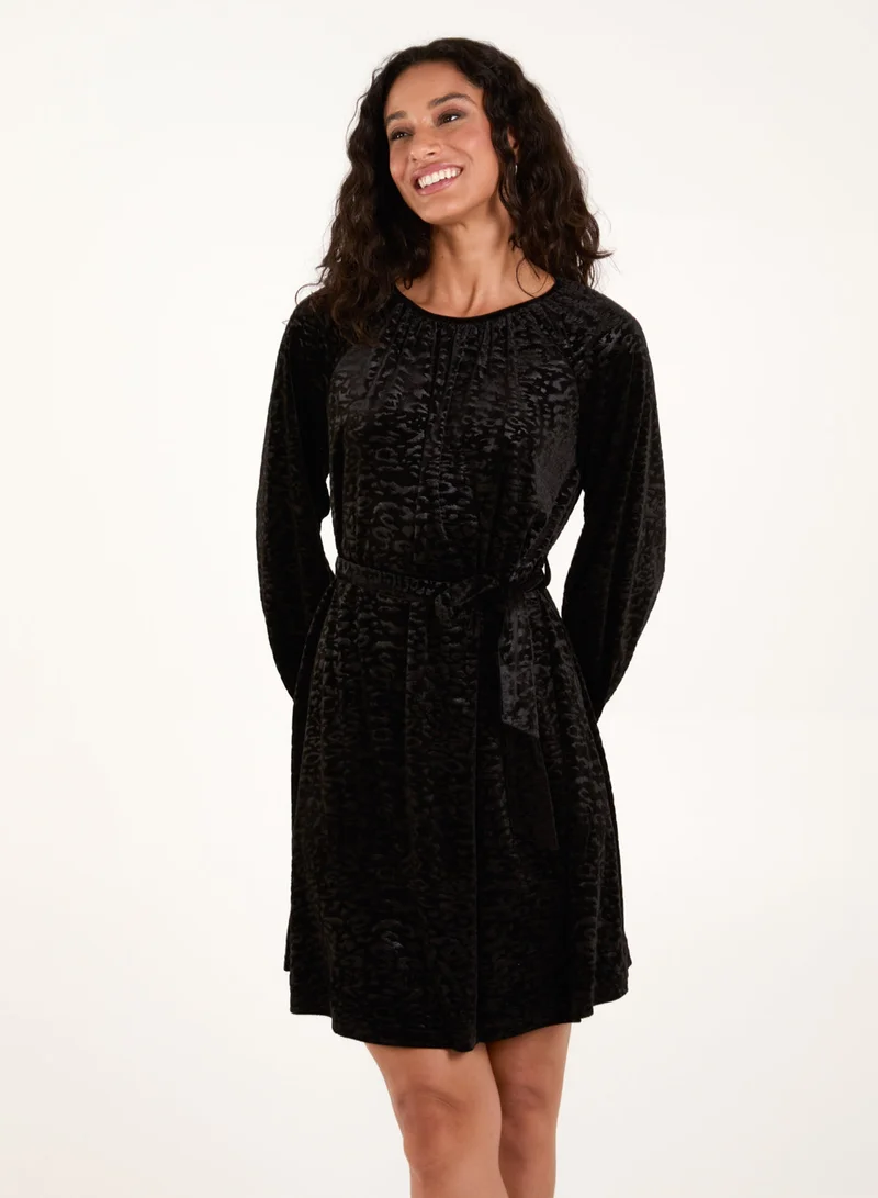 بلو فانيلا فستان سوينج بحزام مخملي