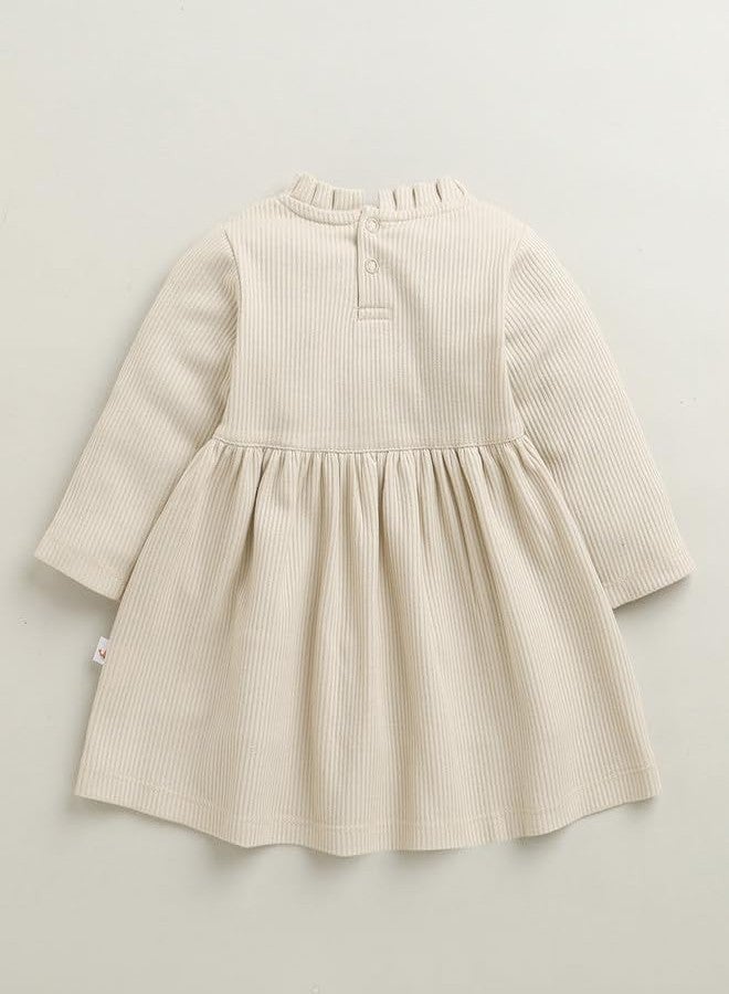 BUMZEE فستان بناتي من القطن بأكمام طويلة يصل إلى الركبة، بقصة ضيقة من الأعلى وواسعة من الأسفل، لون بيج - من 12 إلى 18 شهرًا (Peb10777E-bge) - Image 3