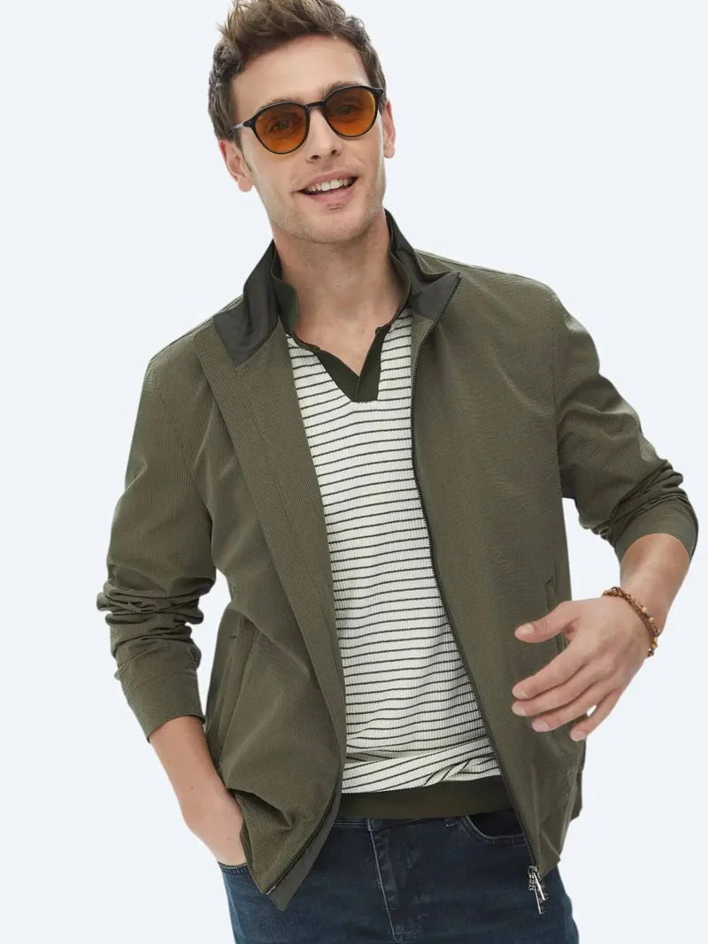 كيب معطف كاجوال منسوج بياقة عالية وقصة عادية بلون الكاكي