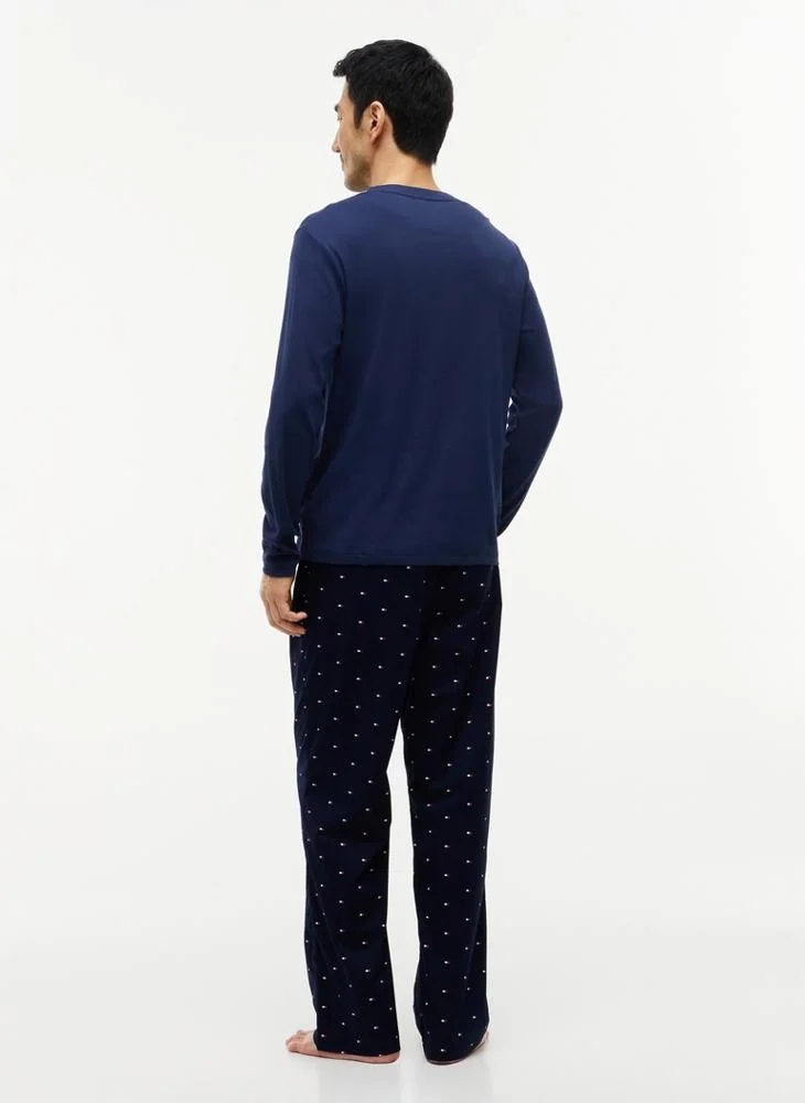 Tommy Hilfiger Signature Print Woven Pyjama Set