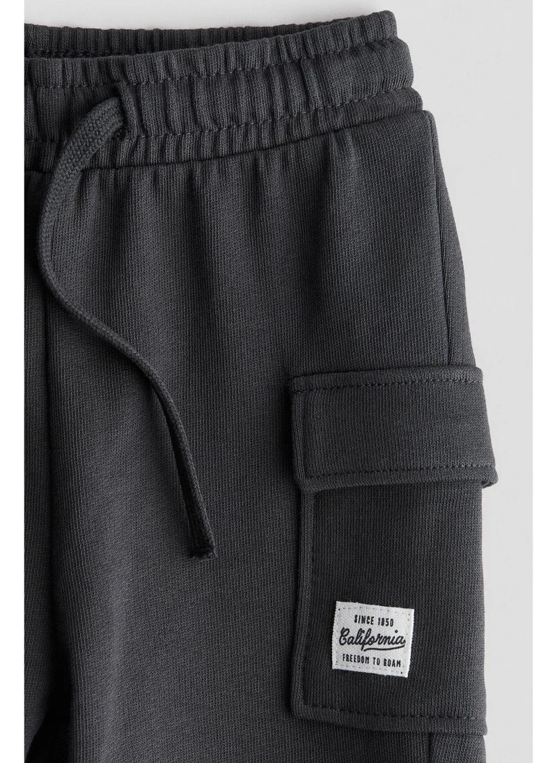 H&M Sweatshirt cargo shorts