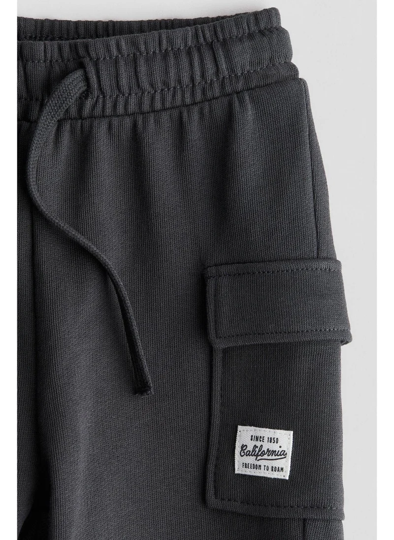 H&M Sweatshirt cargo shorts