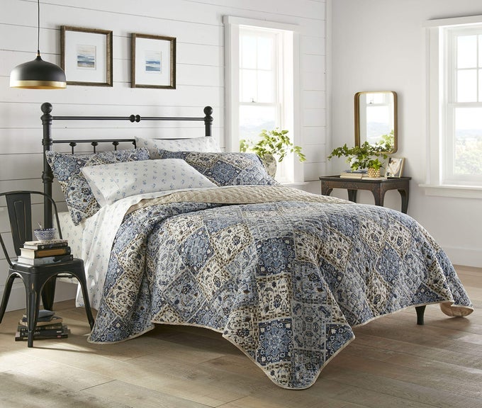 KING QUILT SET REVERSIBLE COTTON BEDDING WITH MATCHING SHAMS IDEAL BEDDING SET ARELL BLUE KING