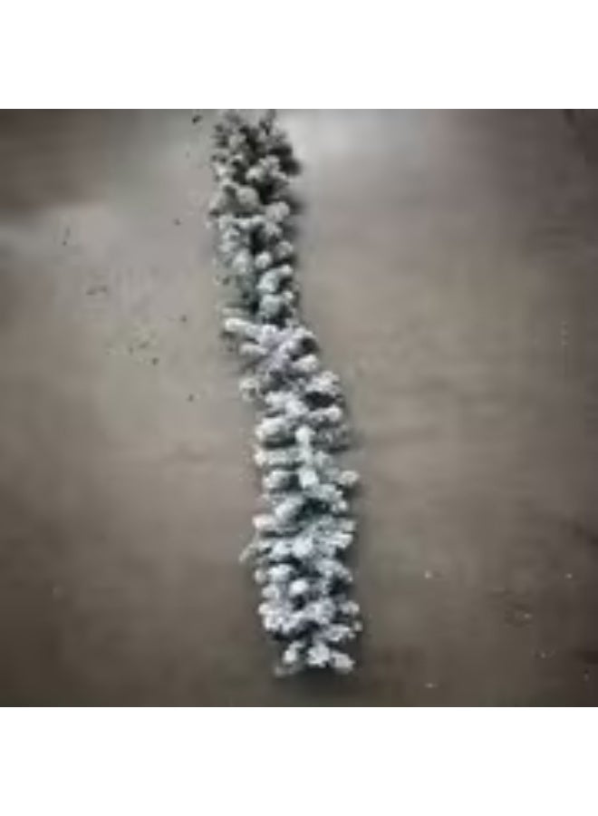 إيروريكس زينة ميري كريسماس – إكليل رتان مغبر بطول 180 سم مع رشات ندفة الثلج باللون الأبيض، قابل للثني لتزيين المواقد والسلالم وتغليف شجرة الكريسماس وديكور الحفلات - Image 2