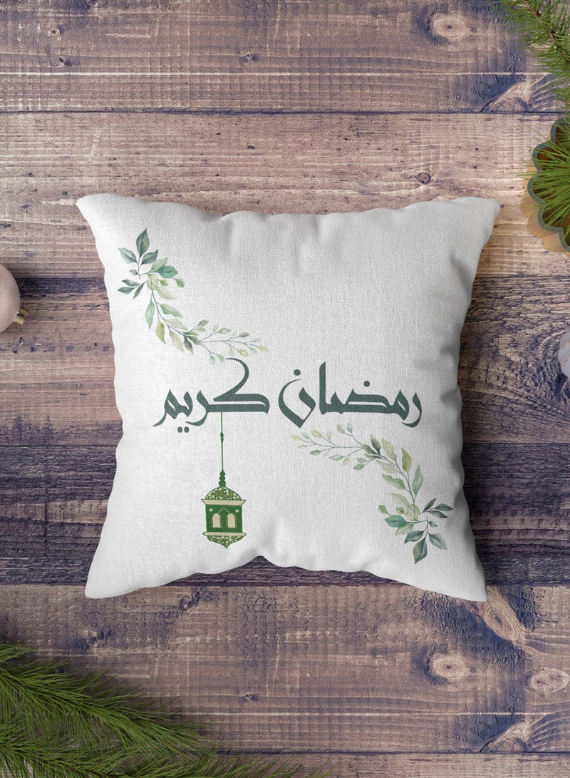 لوحة غطاء وسادة من البوليستر بتصميم رمضان كريم مع أوراق نباتية وفانوس رمضان - Image 4