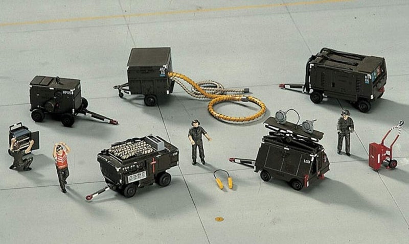 Faller Hasegawa Aerospace Ground Equipment Model Kit - Image 2