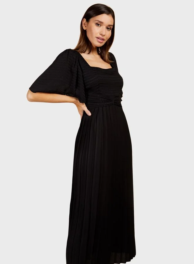 Little Mistress Pleated Black Midi Dress