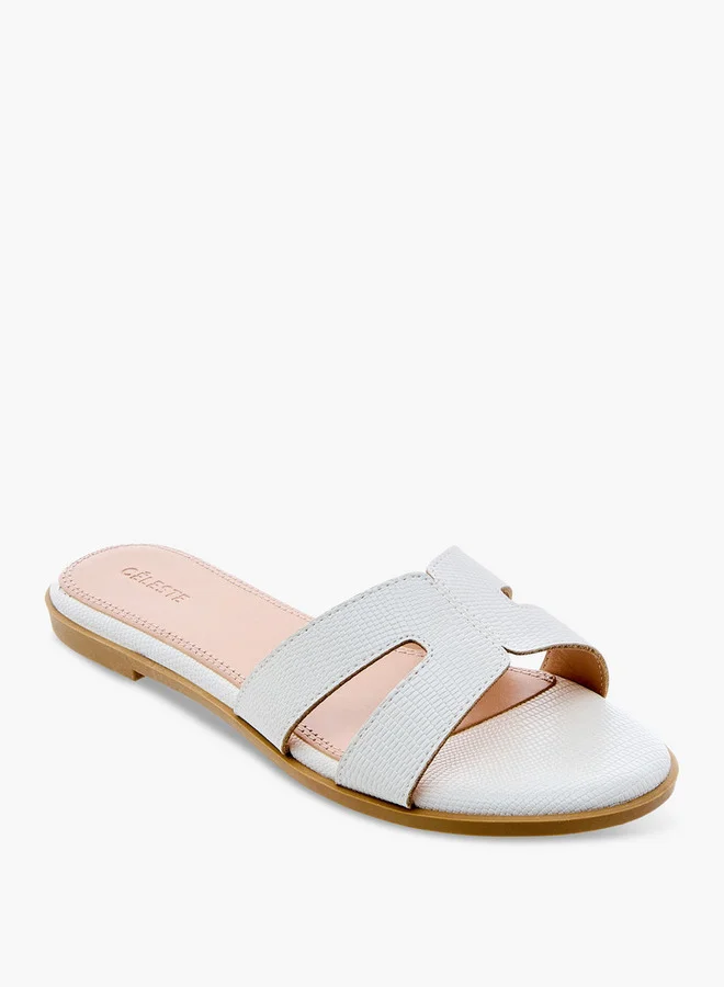 سيليست صنادل نسائية سهلة الارتداء بتفاصيل مقصوصة