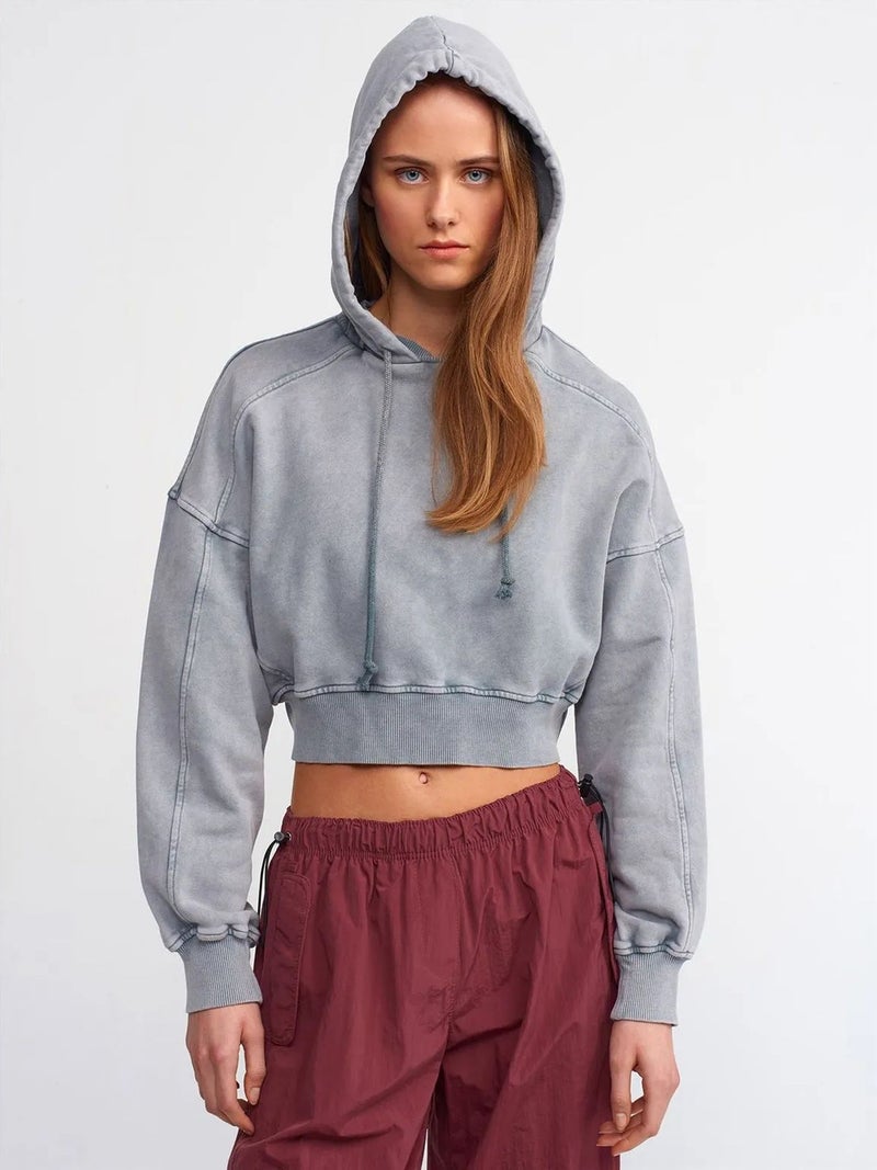 DILVIN Women's Oversized Cropped Hooded Sweatshirt - Image 3