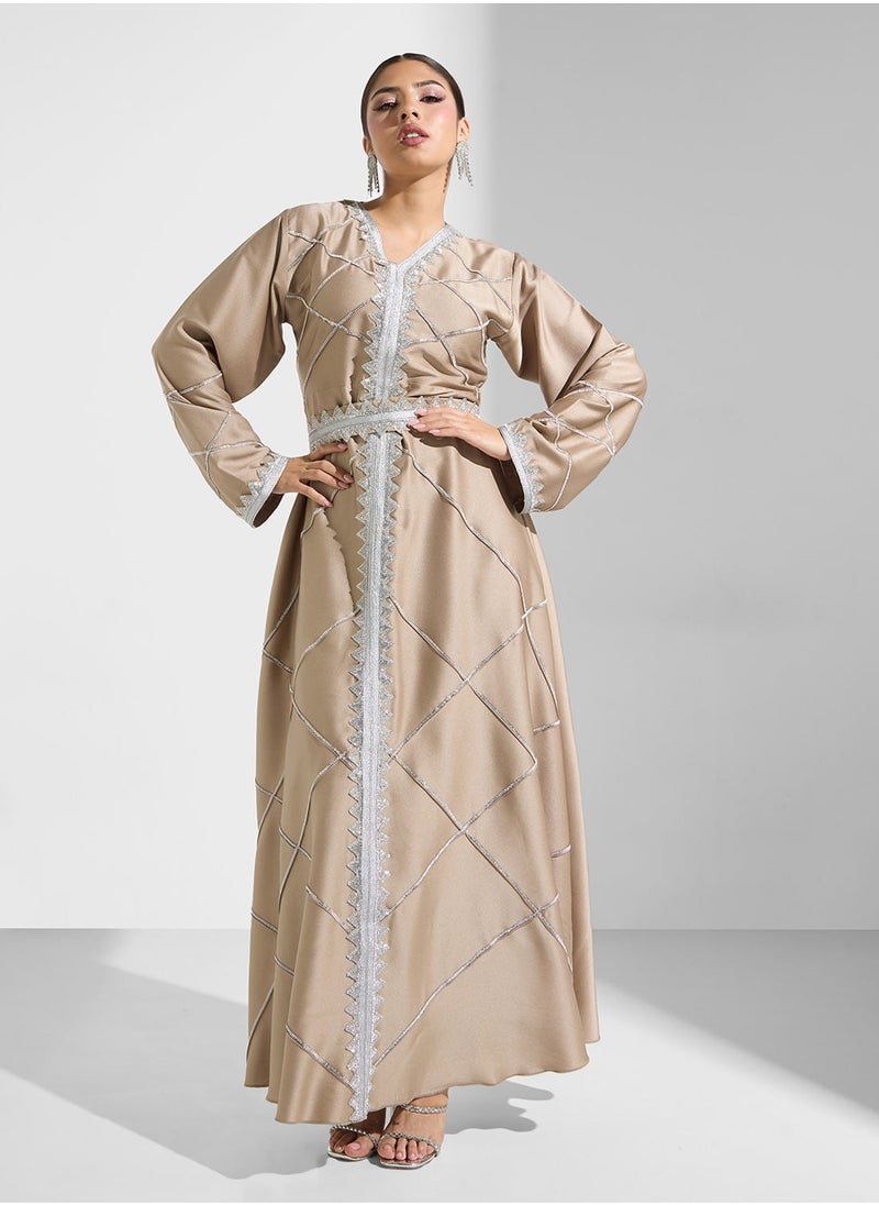 Embroidered V-Neck Flared Sleeve Belted Moroccan Dress - pzsku/Z0428A6645E3DA992277AZ/45/_/1737438298/d5db0757-6c75-4aad-9f02-80b3ca692cd8