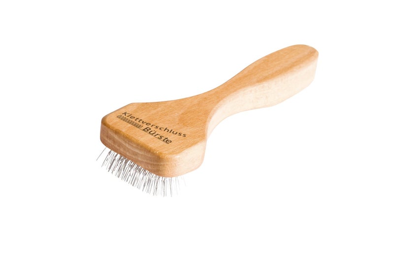 REDECKER فرشاة سلك ريدكر مع مقبض خشب الزان المدهون، 5-7/8 بوصة، متوافقة مع شريط الفيلكرو وأغراض الفيلكرو الأخرى - Image 1