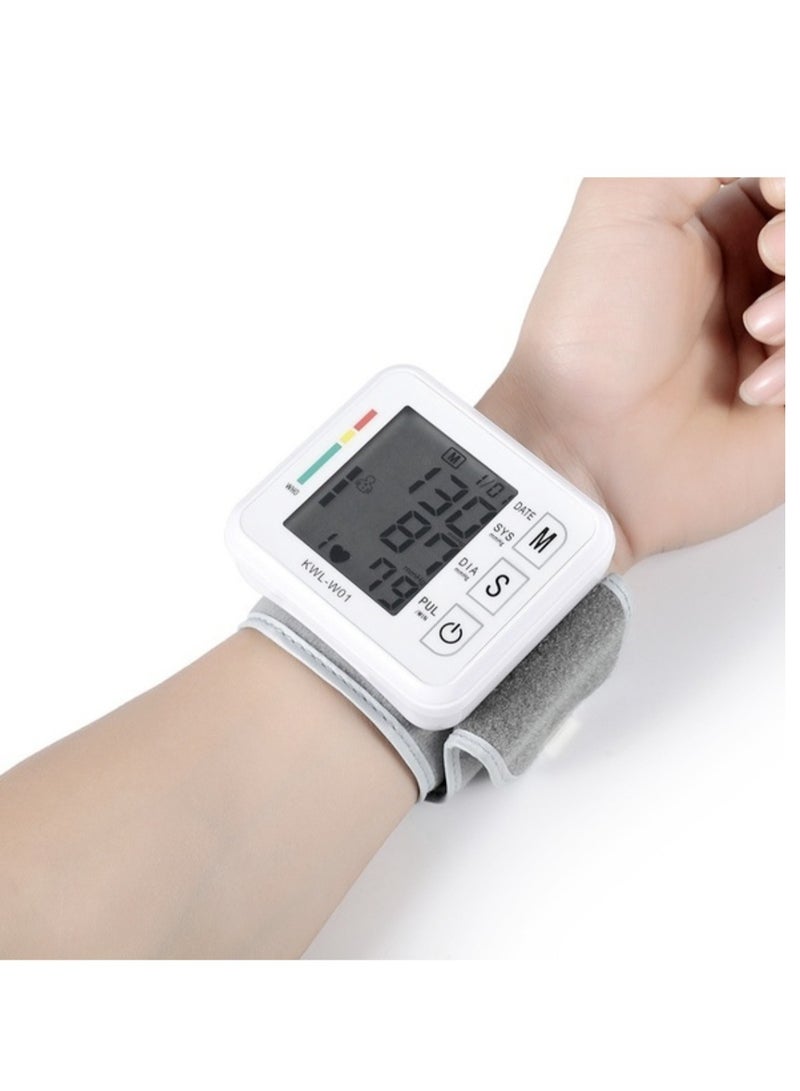 إلترازون مقدمة أحدث جهاز: مراقب ضغط الدم على المعصم عالي التقنية - Image 1