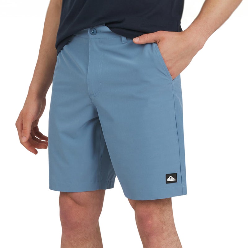 QUIKSILVER شورتات كويك سيلفر للرجال بتصميم عادي وحزام ثابت مقاومة للماء، تصميم سادة - ظل أزرق، 40 - Image 1