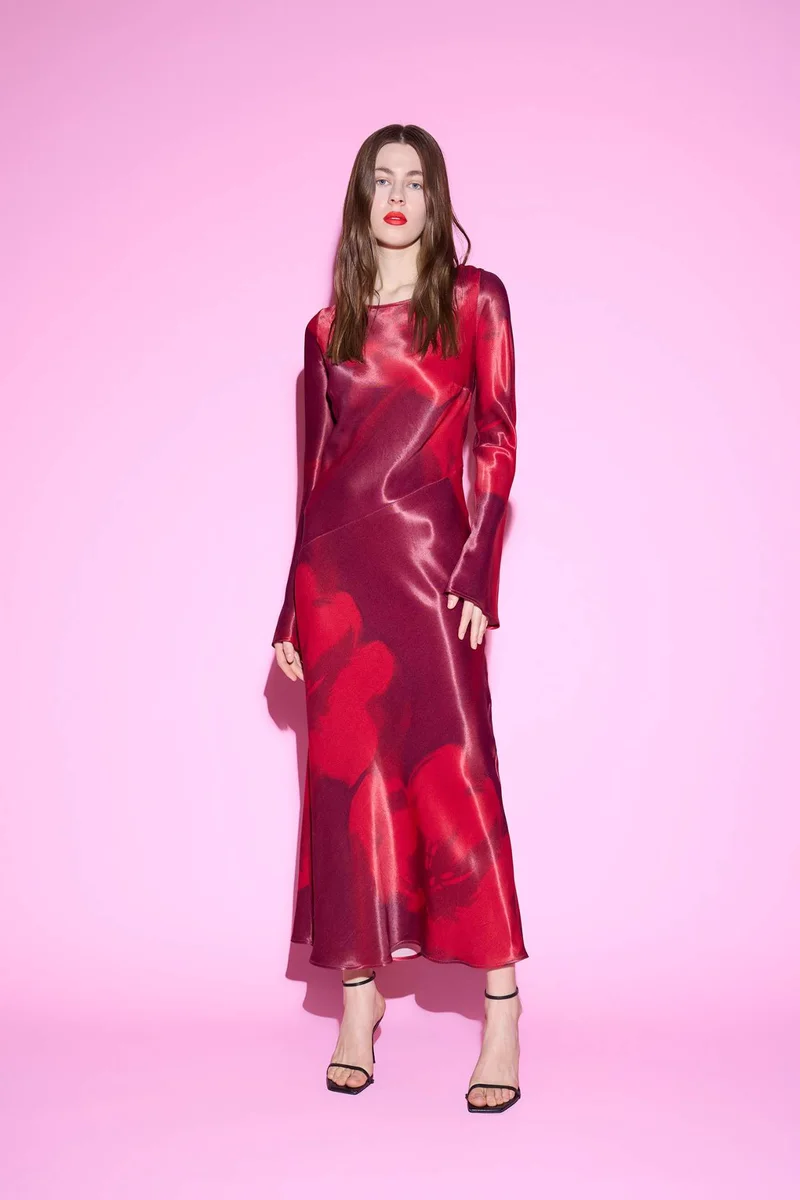 ديفاكتو Crew Neck Batic Satin Maxi Dress