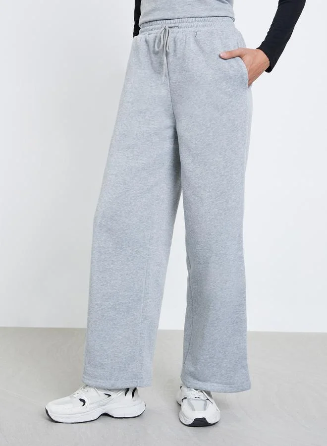 ستايلي جوغر بأرجل واسعة برباط خصر