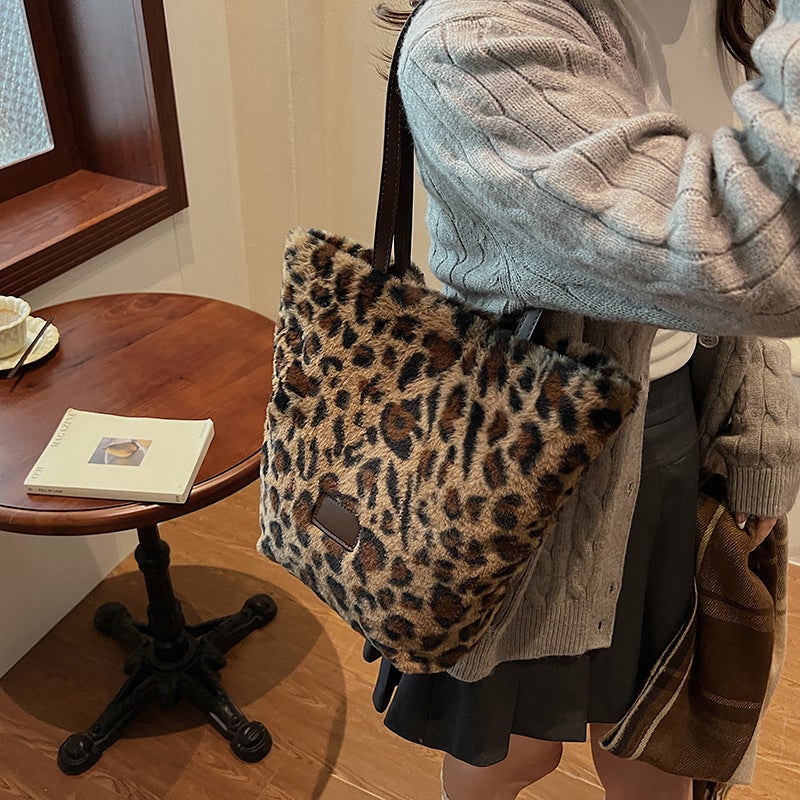 Super Popular Small Woolen Bag Women'S All-Match One-Shoulder Underarm Bag Mao Mao Portable Bucket Bag - Image 5