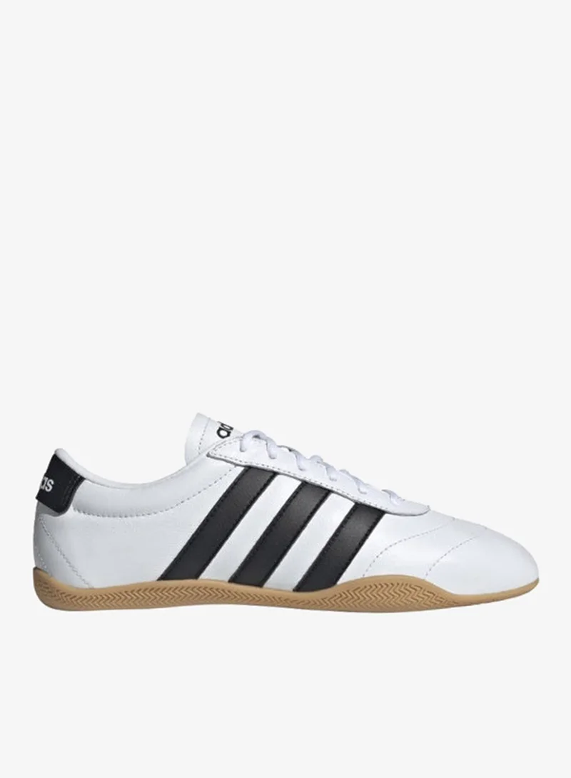 adidas أحذية رياضية نسائية بيضاء من جراند كورت لو