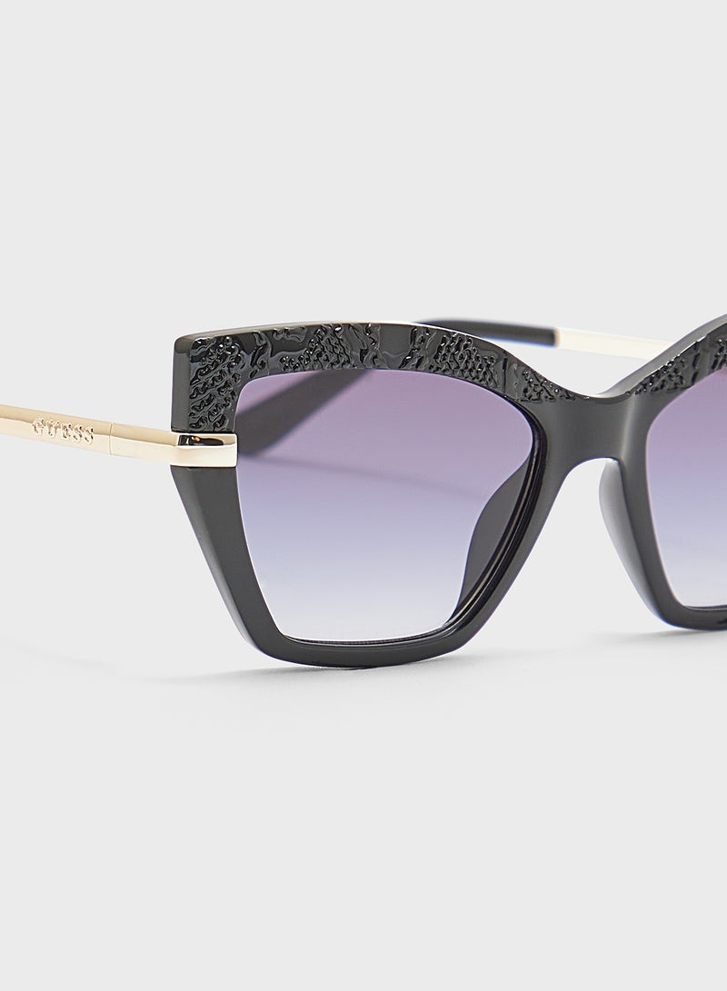 GUESS Gu0021601B53 Cat Eyesunglasses  - Image 3