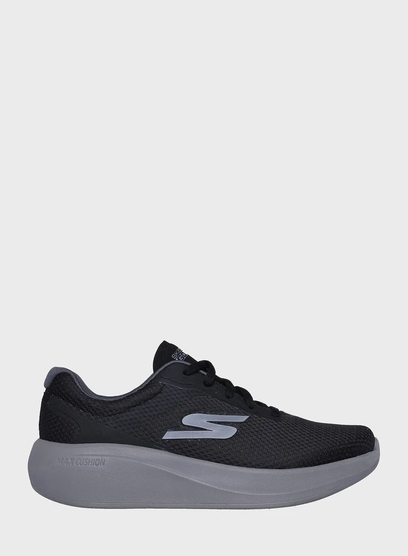 SKECHERS Max Cushioning Essential