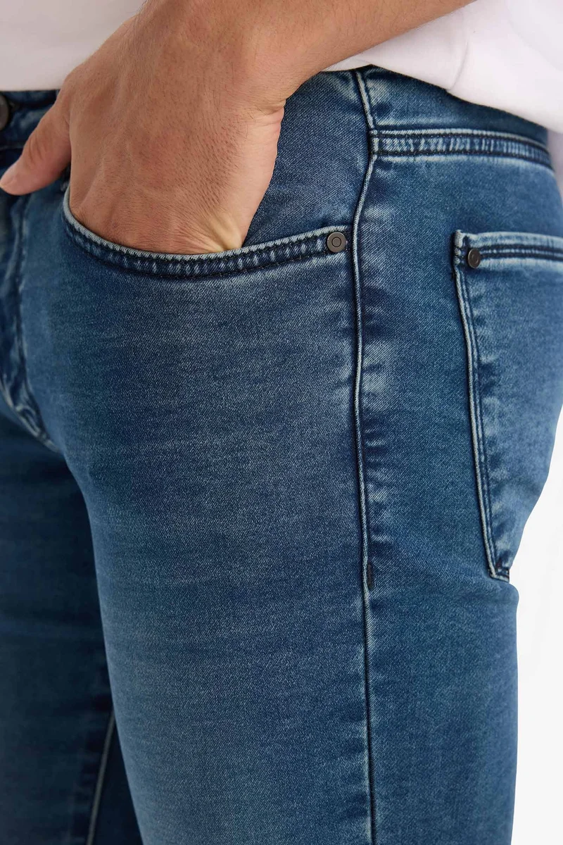 Defacto  Pedro Slim Fit Regular Waist Skinny Leg Jeans for Men | Best Price UAE