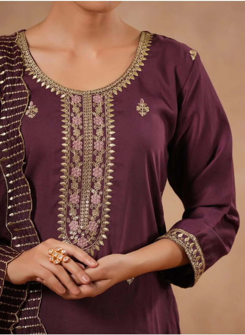 آي شين Purple Kurta Set Straight Fit 3/4 Sleeve Sleeve made from Poly Silk featuring Self Design design and Round Neck neckline - Perfect for Ethinic!