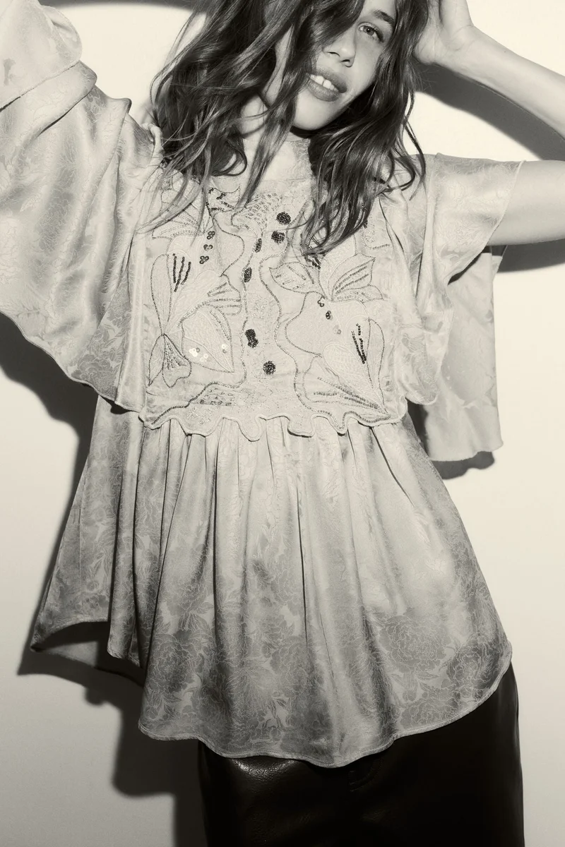 H&M Embroidered jacquard blouse