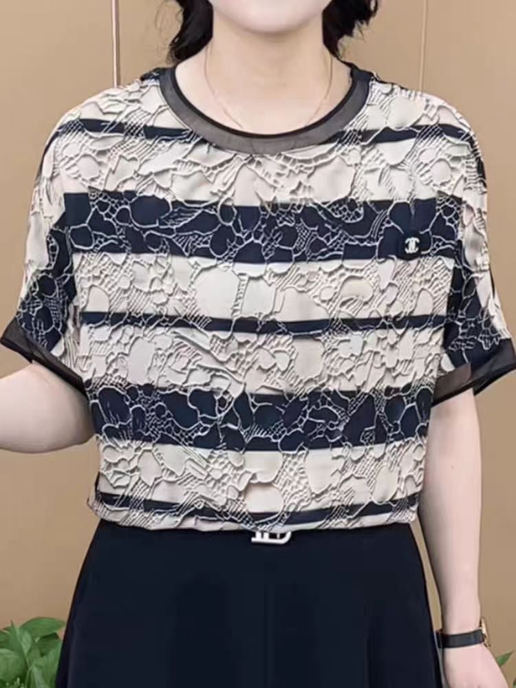 تي شيرت صيفي كوري مطبوع 2024 بتصميم فضفاض وخطوط عصرية - Image 1