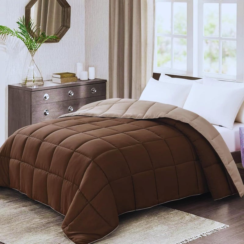 FOAM CRAFT طقم لحاف سرير FOAM CRAFT المكون من 3 قطع - لحاف بديل للريش المملوء بالدفء و2 غطاء وسادة (قهوة/بيج، 200 x 200سم) - Image 1