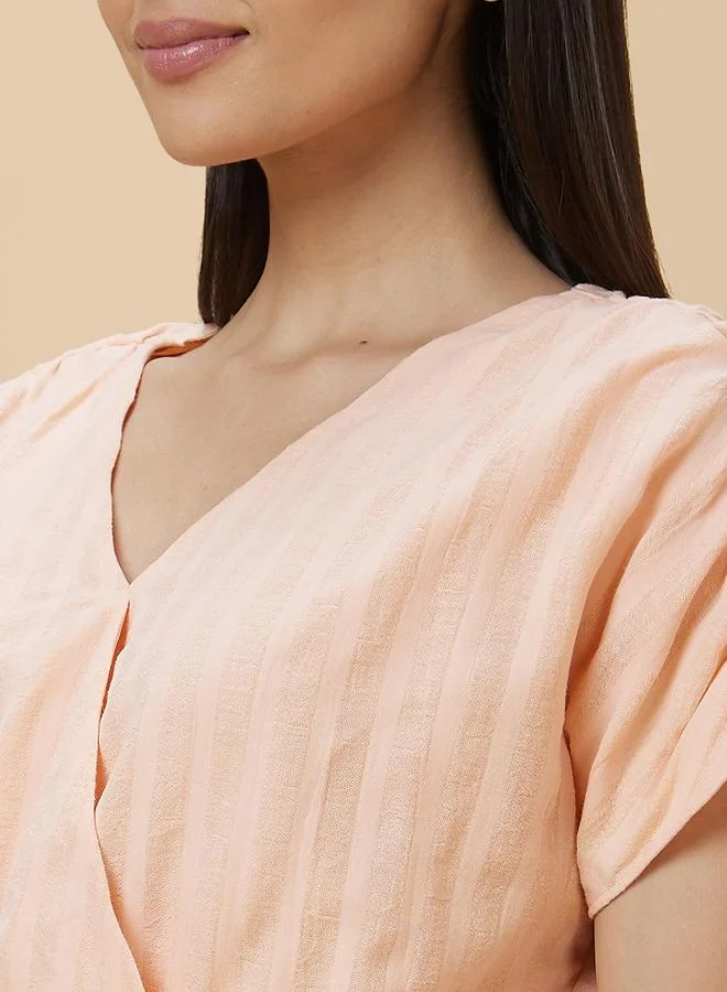 globus Globus Stiped Ruched Sleeve Waist Tie-Up Crop Top