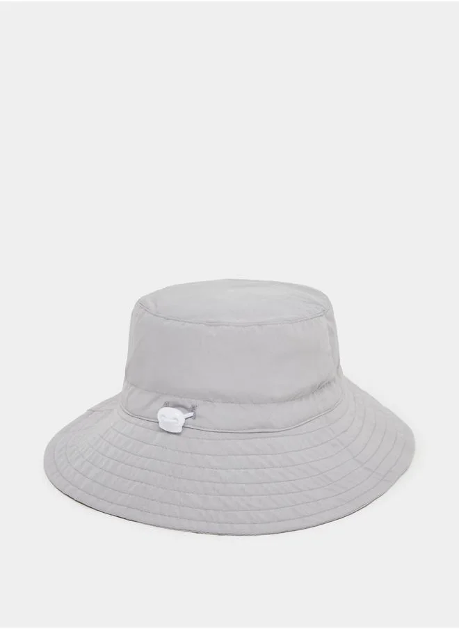 Styli Styli Solid Bucket Hat with Badge Details