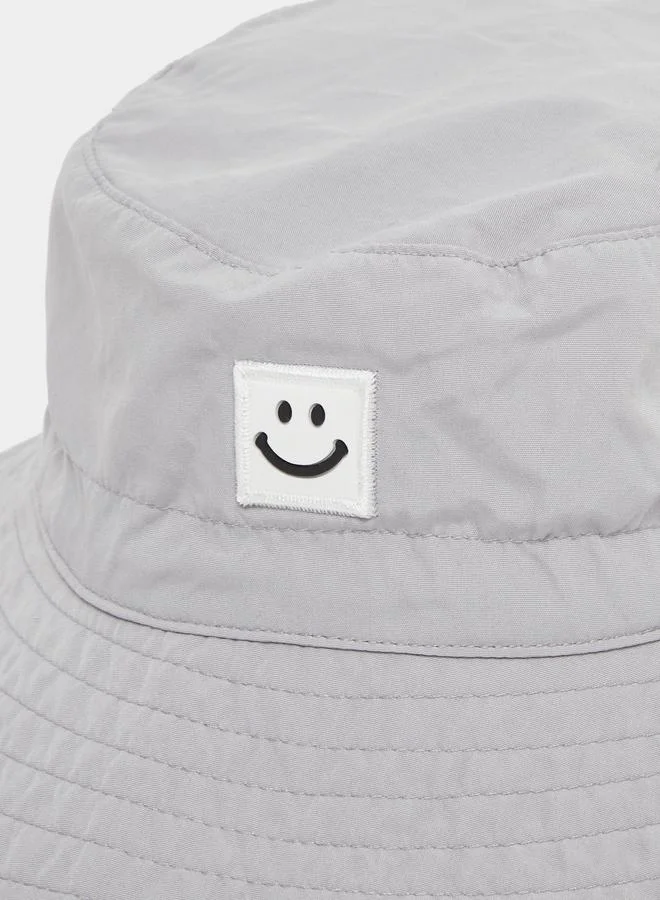 Styli Styli Solid Bucket Hat with Badge Details