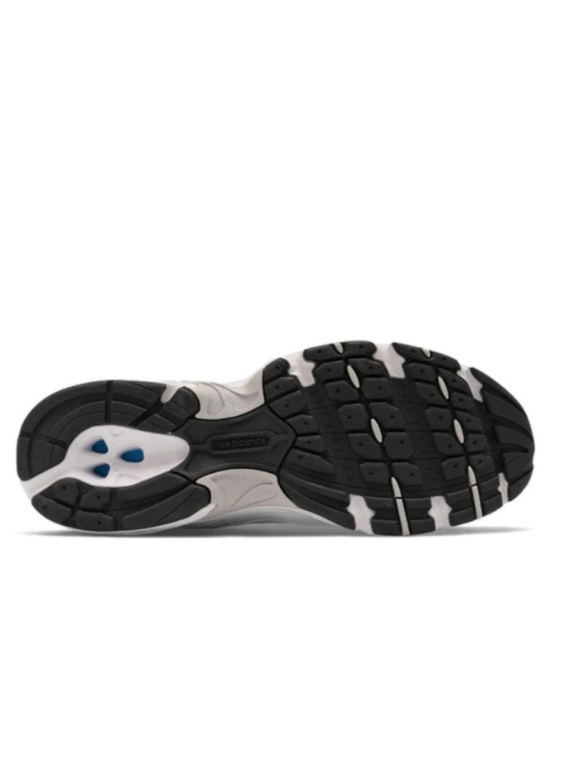 نيو بالانس حذاء جري رجالي من نيو بالانس 530، أبيض وفضي، شبكي، خفيف الوزن ومريح للاستخدام اليومي - Image 3