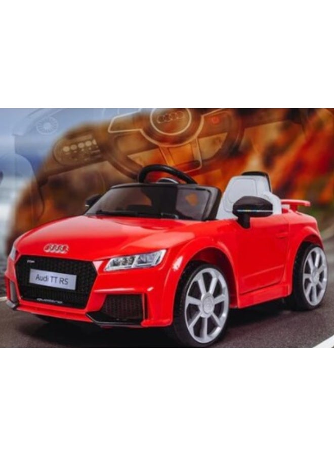 أودي TT RS رودستر باللون الأحمر