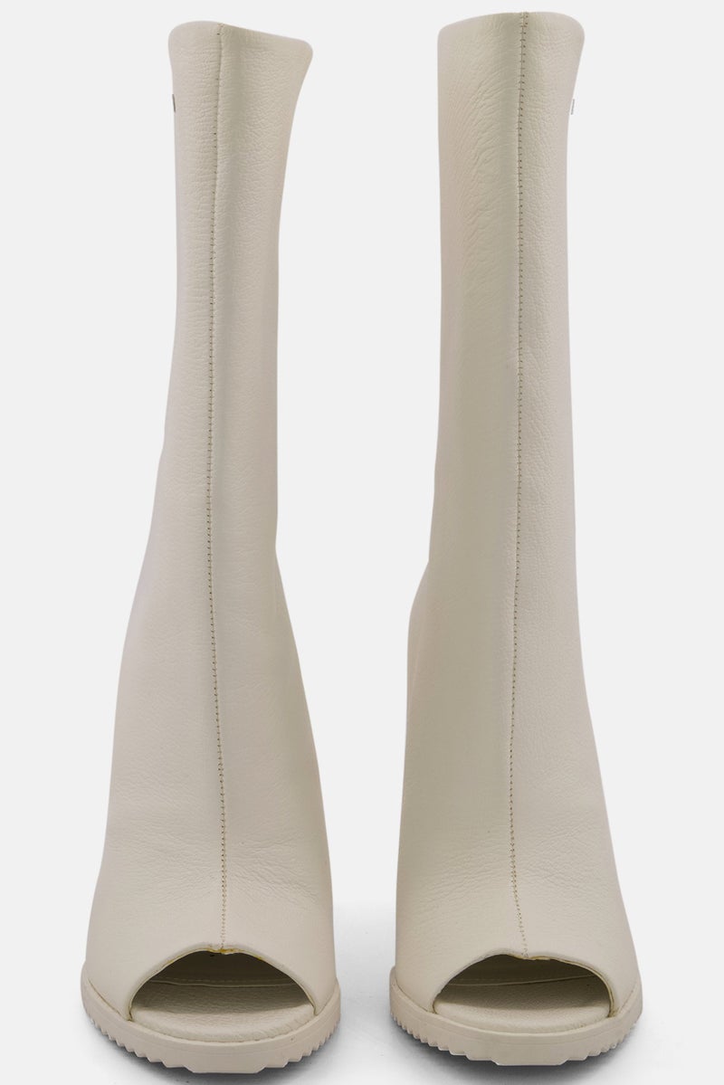 DKNY Women Medium Blade Slip On Mid Length Boots, White - Image 2