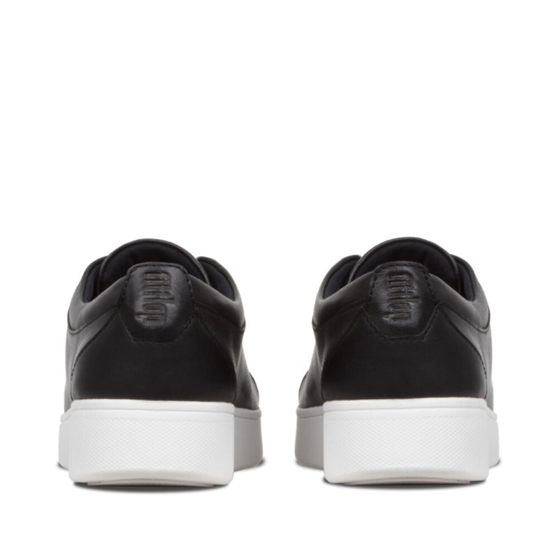 FitFlop حذاء رياضي جلد من فيت فلوب للنساء بتصميم كلاسيكي، بنعل مطاطي مرن ومقاوم للانزلاق ووسادة أناتومي كوش، أسود، 7 - Image 3