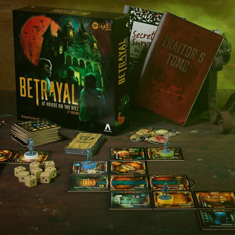 Avalon Hill أفالون هيل هاسبرو جيمينغ خيانة في المنزل على التل الطبعة الثالثة لعبة لوحية تعاونية، للأعمار 12 وما فوق، 3-6 لاعبين، 50 سيناريو مثير - Image 3