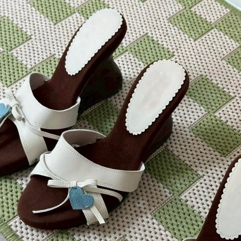 Women's White Wedge Sandals with Bow - Image 2