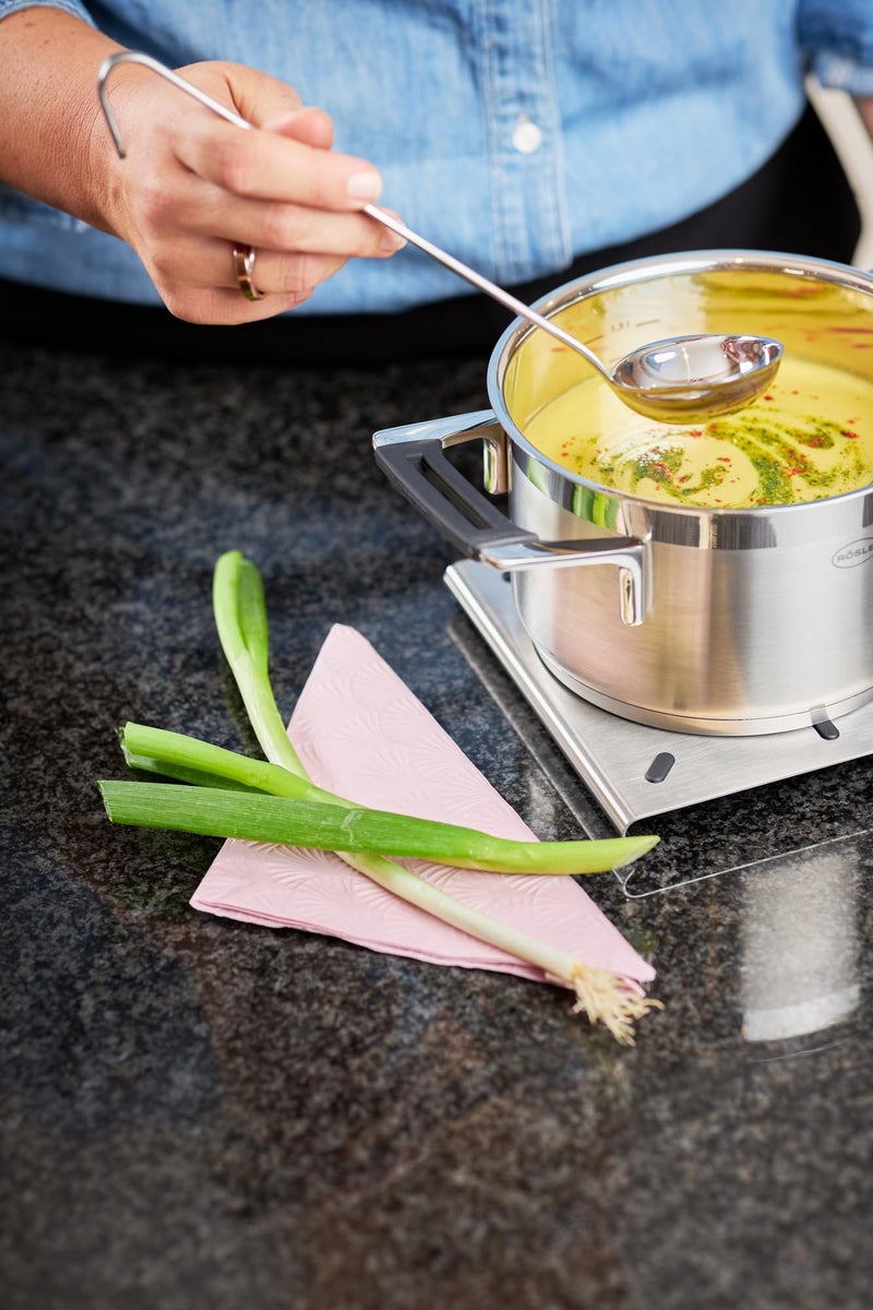 RÃ¶sle Rosle 10010 Stainless Steel Hooked Handle Ladle with Pouring Rim Serving Spoon 8 Ounce - Image 3