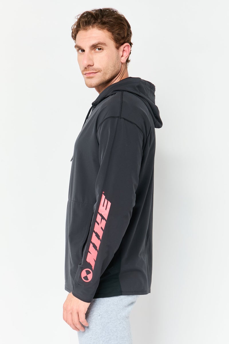 Nike هودي تدريب بأكمام طويلة للرجال بتصميم قياسي، أسود - Image 3