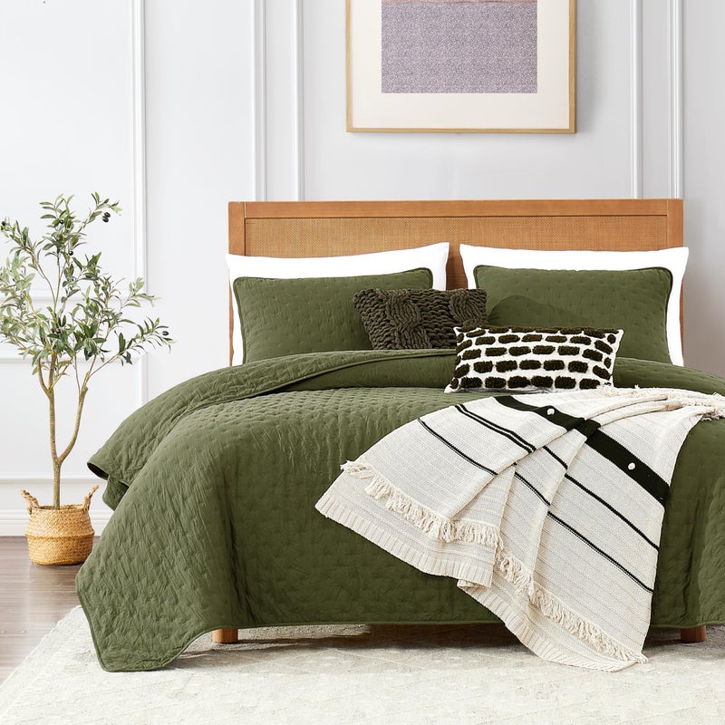 ROARINGWILD Olive Green Cloud Twin Size Quilt Bedding Sets with Pillow Sham, Farmhouse Lightweight Soft Bedspread Coverlet, All Season Rustic Country Thin Comforter, 2 Pieces, 68x90 inches - Image 1