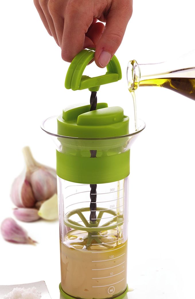Mastrad Qwik Wisk Universal Mixer With Non-Slip Silicone Grip Mix and Measure Marinades, Salad Dressings, Frothy Drinks, And More - Image 5