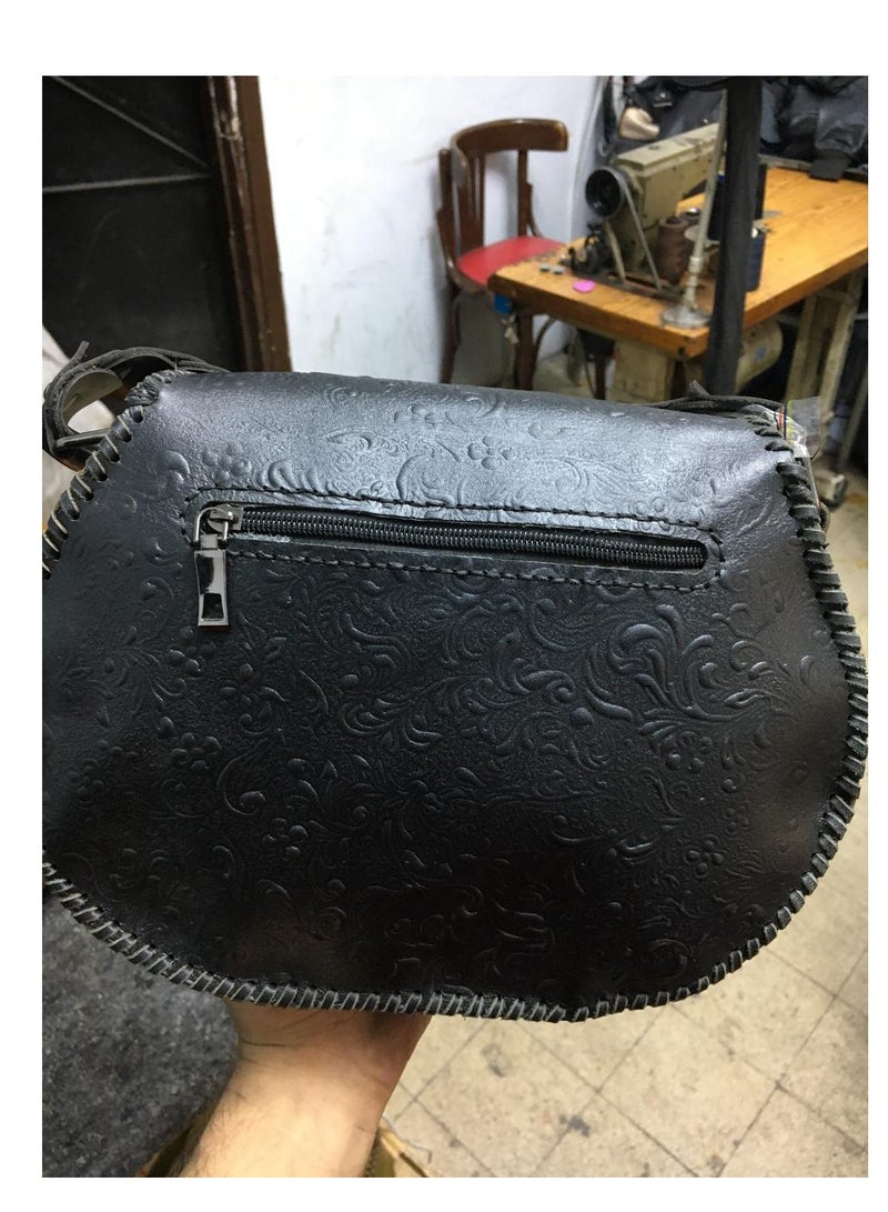 Handmade genuine leather crossbody bag, large size Leather clasp Puff pocket Clasp closure 3 zippers Strap handle Velvet lining inside Egyptian handcrafted 30*30 - Image 3
